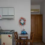 Manos Mégas Yialós-Nítes