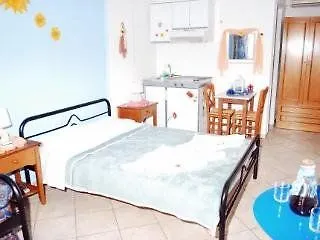 Ξενοδοχείο με διαμερίσματα μάνος Μέγας Γιαλός-Νίτες