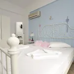 μάνος Ξενοδοχείο με διαμερίσματα 4*