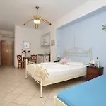 Ξενοδοχείο με διαμερίσματα μάνος Μέγας Γιαλός-Νίτες