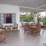 μάνος Ξενοδοχείο με διαμερίσματα