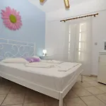 Ξενοδοχείο με διαμερίσματα μάνος Μέγας Γιαλός-Νίτες