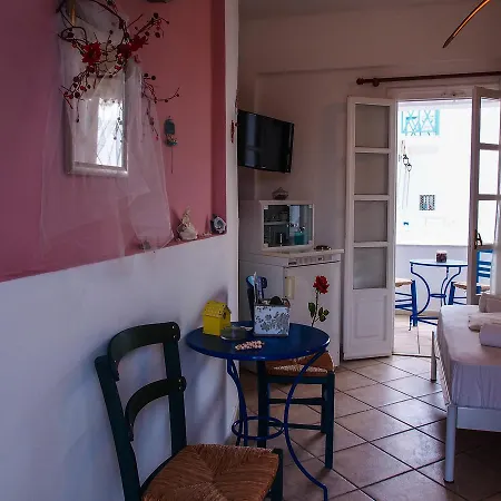 Manos Aparthotel 3*