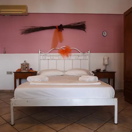 Manos Aparthotel