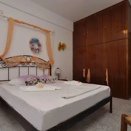 Manos 4* Mégas Yialós-Nítes